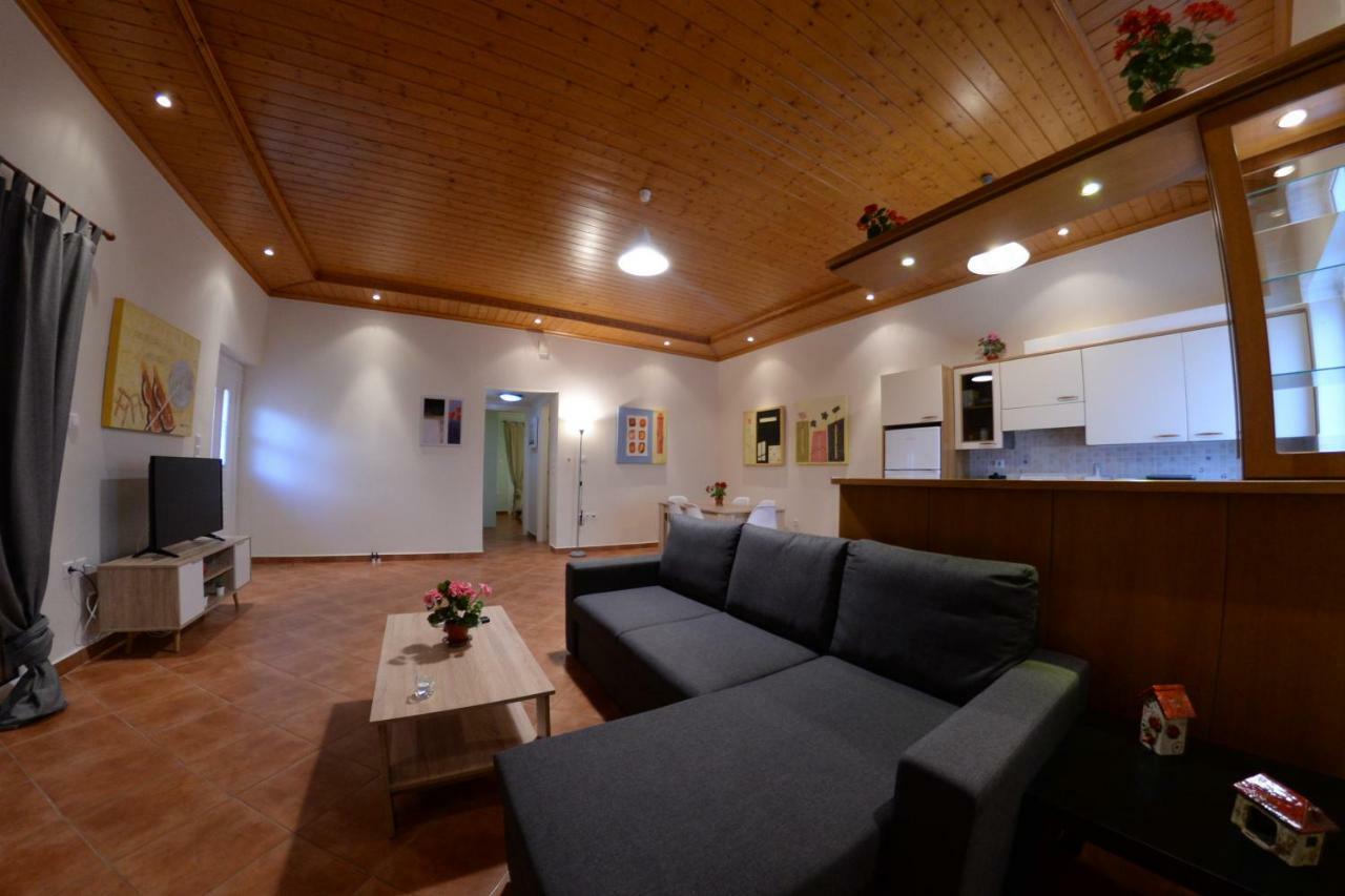 Patras Cozy Lodge Ngoại thất bức ảnh